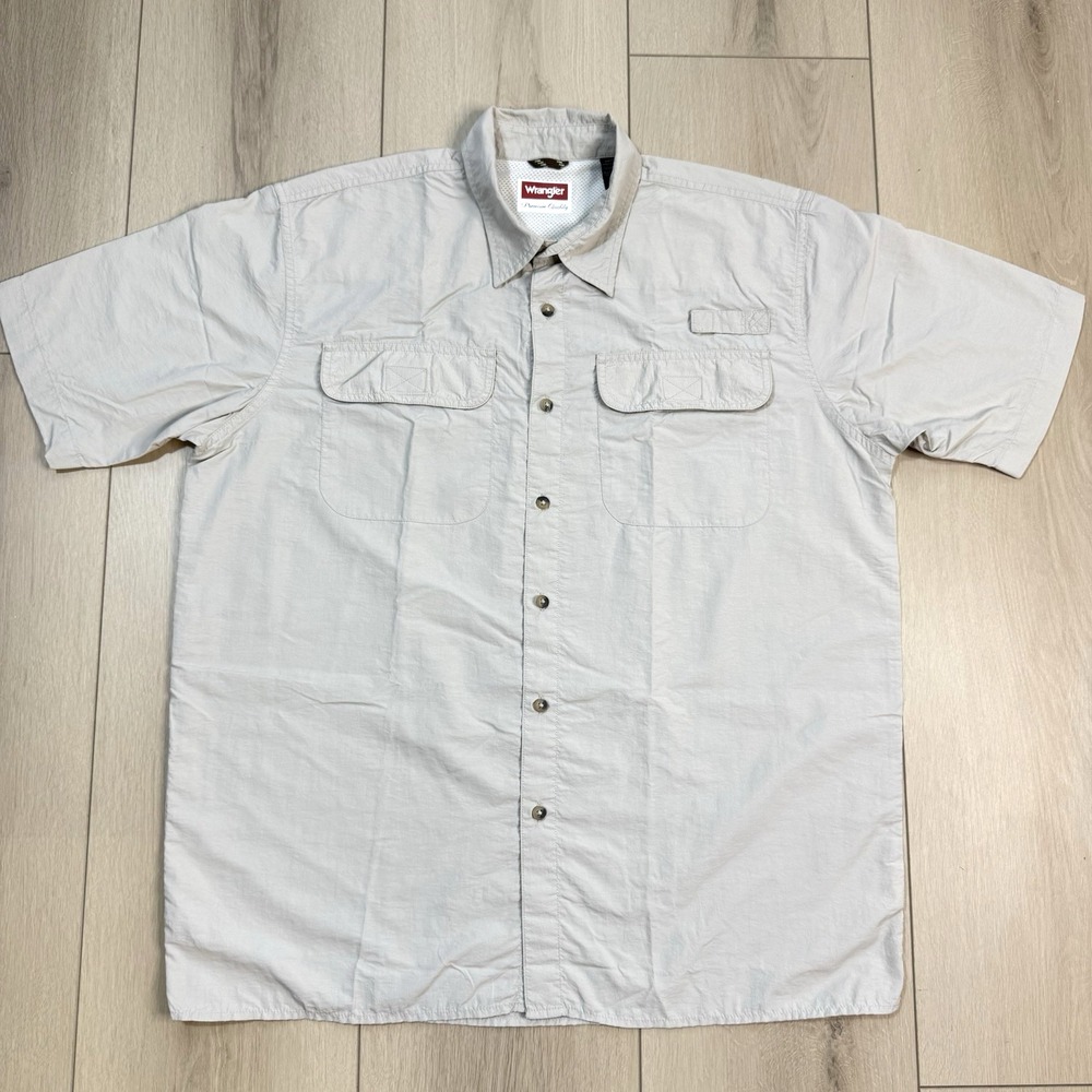 Wrangler Outdoor Shirt Men's L‎ Tan Nylon Short Sleeve Utility Pockets Button